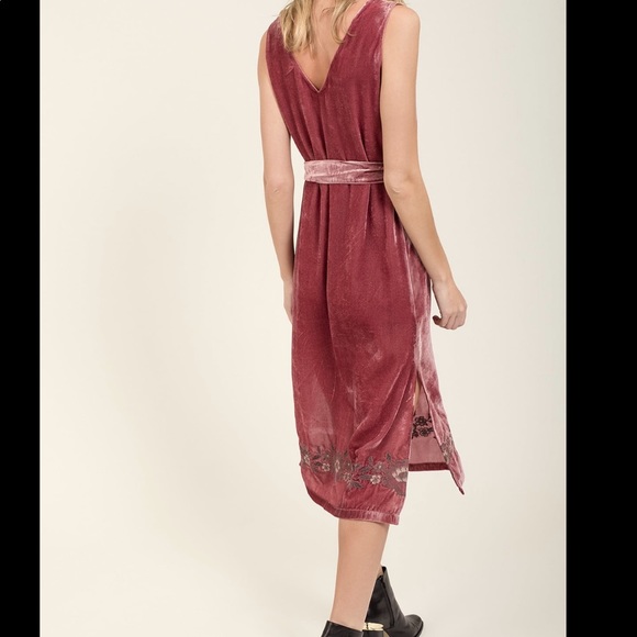 NWT J.O.A. Embroidered Velvet Midi Dress - Picture 2 of 14